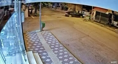 Adıyaman'da 2 kişinin yaralandığı kaza kamerada