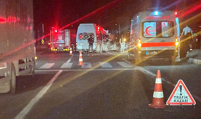 Adıyaman'da otomobil ile minibüs çarpıştı; 15 yaralı