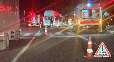 Adıyaman'da otomobil ile minibüs çarpıştı; 15 yaralı