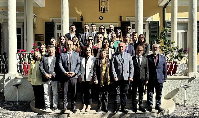 Adm ve Gdz Elektrik, muhtar temsilcileri ile İzmir'de buluştu