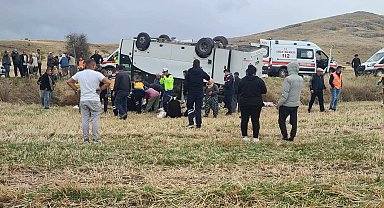 Afyonkarahisar'da 1 kişinin öldüğü, 27 kişinin yaralandığı kazada midibüs şoförüne gözaltı
