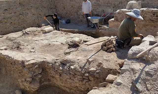 Afyonkarahisar'daki kazılarda 2 bin yıllık kaplıca kalıntıları bulundu