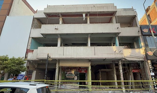 Ağır hasarlı binadan 'ses geldi' ihbarı ekipleri harekete geçirdi