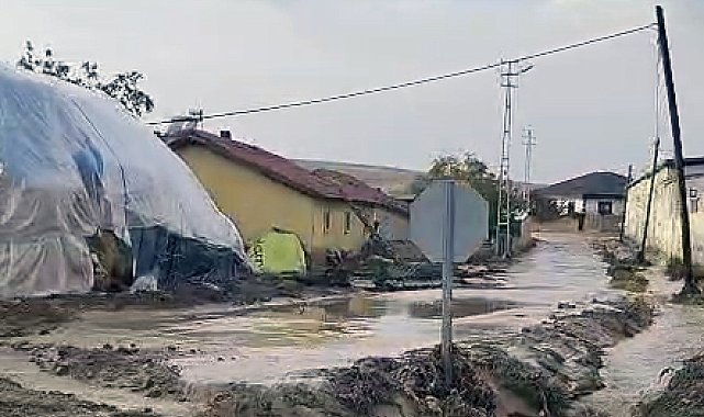 Aksaray'da etkili olan sağanak, su baskınlarına neden oldu