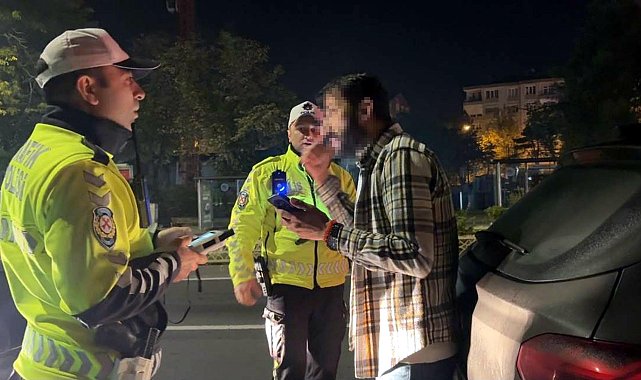 Alkolmetreyi üflemedi, kimlik numarasını soran polise, 'okumam yazmak yok' dedi