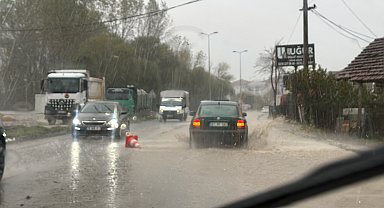 Amasra'da fırtına; dalga boyu 2 metreye ulaştı