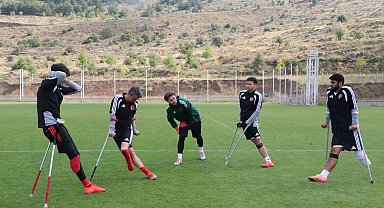 Ampute futbolla hayata tutundular