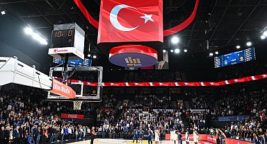 Anadolu Efes - Panathinaikos Aktor: 83-68