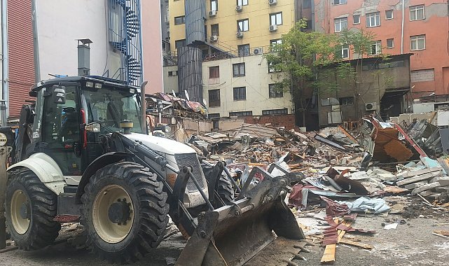 Ankara Ulus'ta eğlence mekanı ile 2 büfenin yıkımı yapıldı