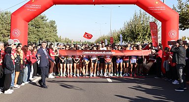 Ankara'da 'Cumhurbaşkanlığı Yarı Maratonu' coşkusu