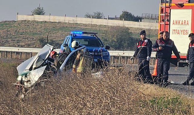 Ankara'da iki otomobil çarpıştı: 3 ölü, 4 yaralı