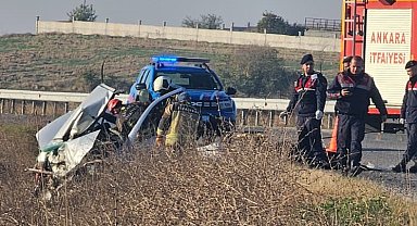 Ankara'da iki otomobil çarpıştı: 3 ölü, 4 yaralı