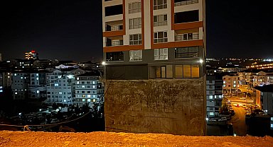 Ankara'da istinat duvarı çöken binanın temeli açığa çıktı