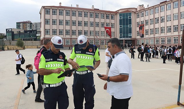 Ankara'da okul çevrelerinde denetim; 19 bin 854 kişi sorgulandı