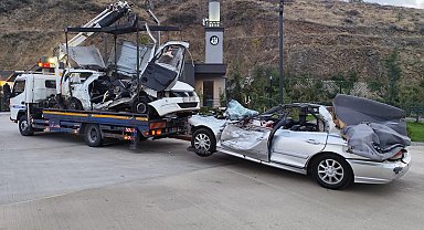 Ankara'da takla atan otomobil, karşı yönden gelen otomobille çarpıştı: 2 ölü, 2 yaralı