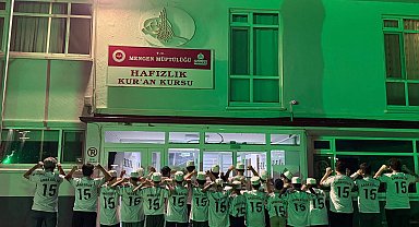 Arda Güler'den hafızlık öğrencilerine imzalı forma