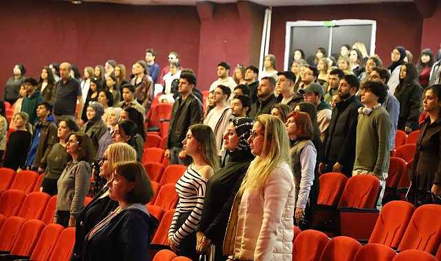Arel Üniversitesi'nde 'Dijital Tufan' masaya yatırıldı: 'Yapay zeka yamaklıktan yöneticiliğe geçebilir'