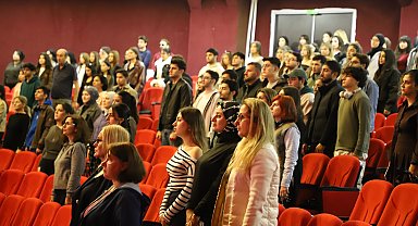 Arel Üniversitesi'nde 'Dijital Tufan' masaya yatırıldı: 'Yapay zeka yamaklıktan yöneticiliğe geçebilir'