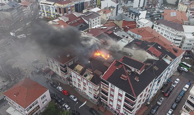 Arnavutköy'de 5 katlı binada yangın -1