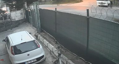 Arnavutköy'de freni tutmayan midibüs bahçeye girdi; sürücü kapısından tuttu ama durduramadı
