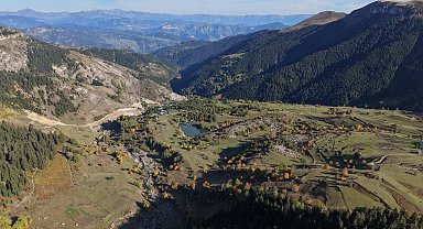 Artvin'in 'Sakin Şehir' ünvanlı ilçesi Şavşat'ta sonbahar güzelliği