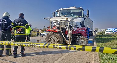 Askeri malzeme taşıyan TIR'la traktör çarpıştı: 1 ölü, 1 yaralı