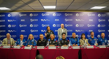 Astronotlar Antalya'da uzayın geleceğini konuştu