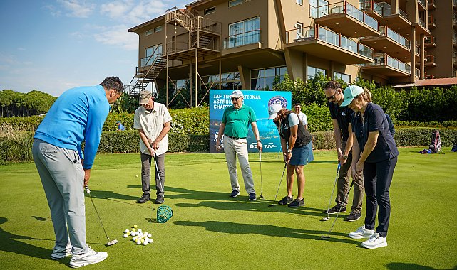 Astronotlar Belek'in tanıtımı için golf oynadı