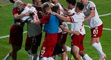 Ayvalıkgücü lider önünde