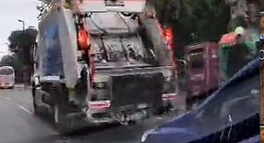Bahçelievler'de yaya geçidinde beklemek istemedi, çöp kamyonuna çarptı