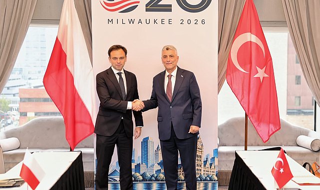 Bakan Bolat, Polonya Maliye ve Ekonomi Bakanı Domanski ile bir araya geldi