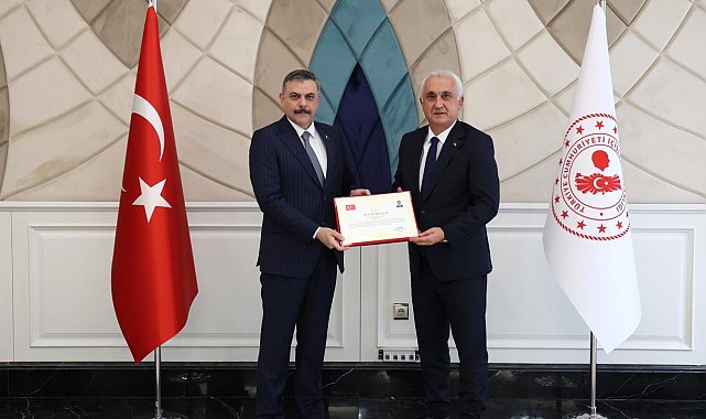 Bakan Çiftçi, 17 mülki idare amirine başarı belgesi verdi