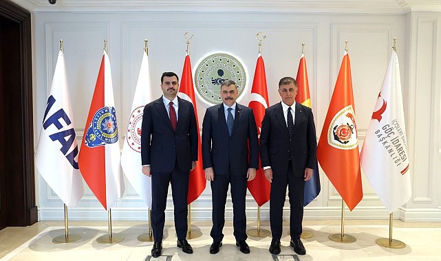 Bakan Çiftçi, AK Parti'li İnan ve Cemil Tugay'ı kabul etti