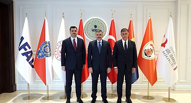 Bakan Çiftçi, AK Parti'li İnan ve Cemil Tugay'ı kabul etti