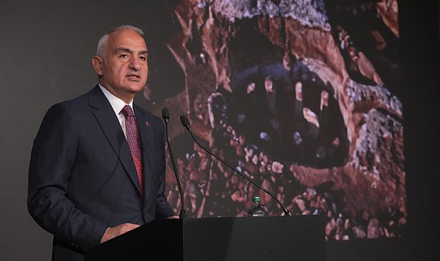 Bakan Ersoy: Bu yılı 65 milyar doların üzerinde bir gelirle kapatacağımız öngörüyoruz Geniş haber