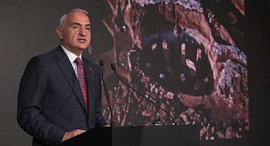 Bakan Ersoy: Bu yılı 65 milyar doların üzerinde bir gelirle kapatacağımız öngörüyoruz Geniş haber