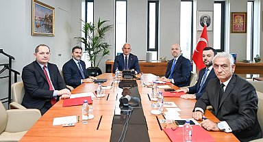 Bakan Ersoy, THY yönetimini kabul etti