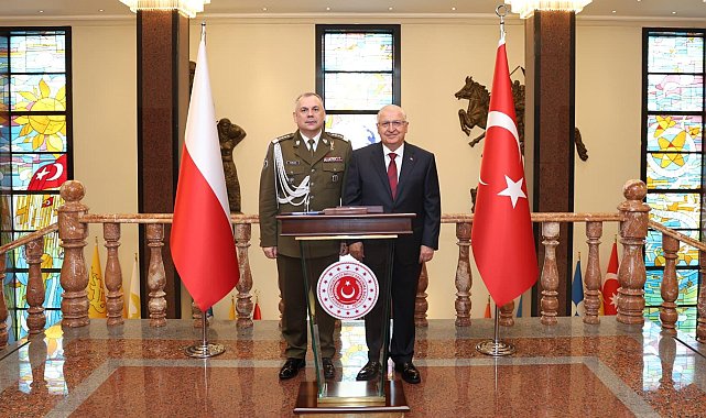 Bakan Güler, Polonya Genelkurmay Başkanı Orgeneral Kukula'yı kabul etti