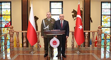 Bakan Güler, Polonya Genelkurmay Başkanı Orgeneral Kukula'yı kabul etti