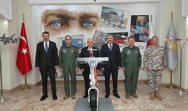 Bakan Güler'den, 1'inci Hava Bakım Fabrika Müdürlüğü'ne ziyaret