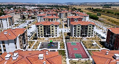 Bakan Kurum, 'kentsel dönüşüm' ile evlerine kavuşanların görüntülerini paylaştı
