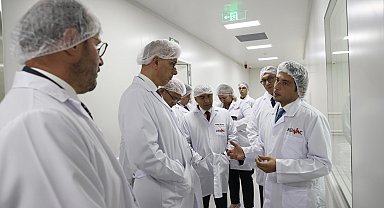 Bakan Memişoğlu, Ankara'da Keyvac Biyolojik Ürünler tesisini ziyaret etti