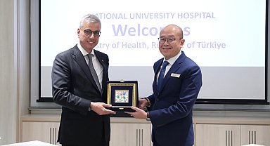 Bakan Memişoğlu, Singapur Ulusal Üniversite Hastanesi'ni ziyaret etti