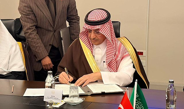 Bakan Tekin, Suudi mevkidaşı ile bir araya geldi