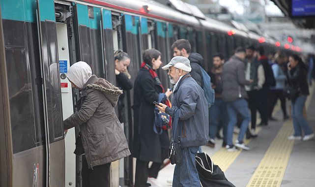 Bakan Uraloğlu: 29 Ekim'de bakanlığa bağlı kent içi raylı sistemler ücretsiz olacak