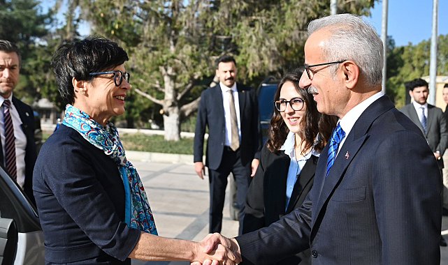Bakan Uraloğlu, AB Komiseri Kos ile bir araya geldi