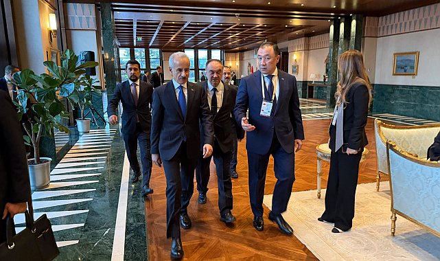 Bakan Uraloğlu, Kazakistanlı bakanlarla bir araya geldi