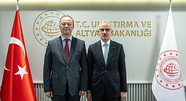 Bakan Uraloğlu, Kırgızistan'ın Ankara Büyükelçisi Kazakbaev ile bir araya geldi