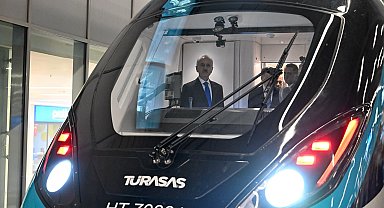 Bakan Uraloğlu, Milli Hızlı Tren'i test etti