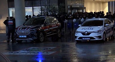 Bakırköy Belediyesine yönelik soruşturmada gözaltına alınan 61 şüpheli adliyeye sevk edildi